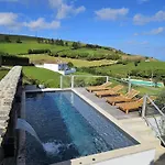 Casa de Férias Casa Do Cinzeiro, Açores - With Private Pool!