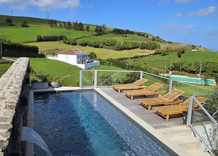 Dom wakacyjny Casa Do Cinzeiro, Acores - With Private Pool!
